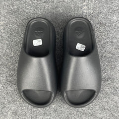 Yeezy Slides 'Onyx'