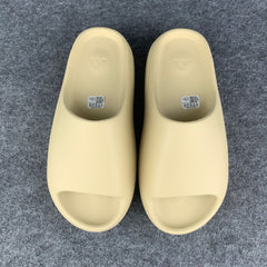 Yeezy Slides 'Bone'
