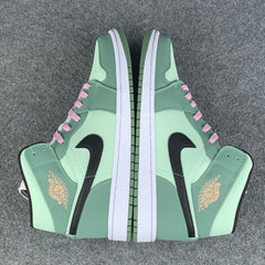 Wmns Air Jordan 1 Mid SE 'Dutch Green'