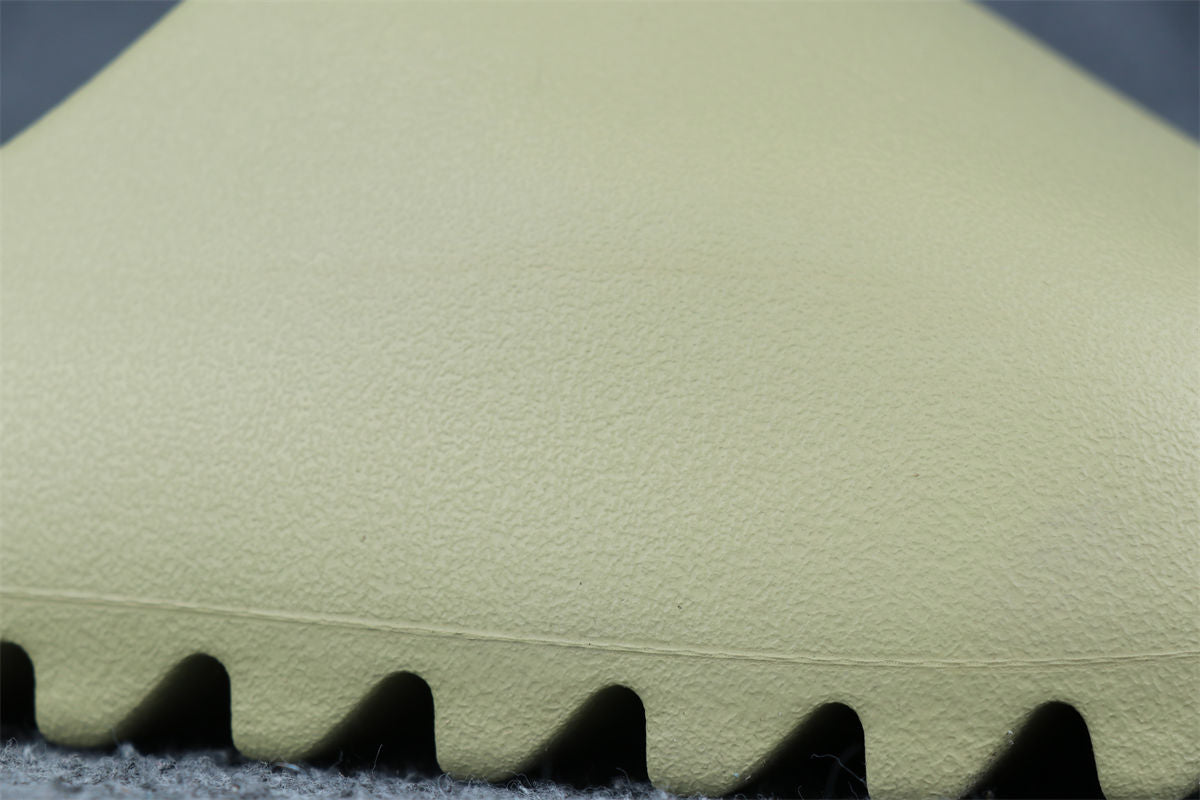 Yeezy Slides 'Resin'